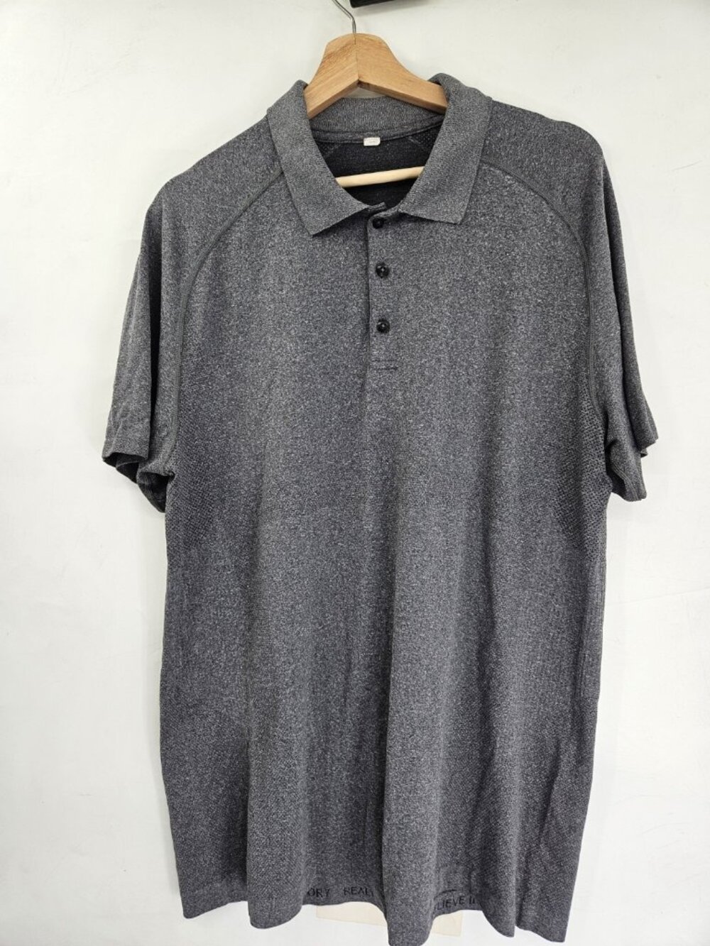 Lululemon Polo Shirt Mens XL Gray Performance Short Sleeve Golf Athletic Casual